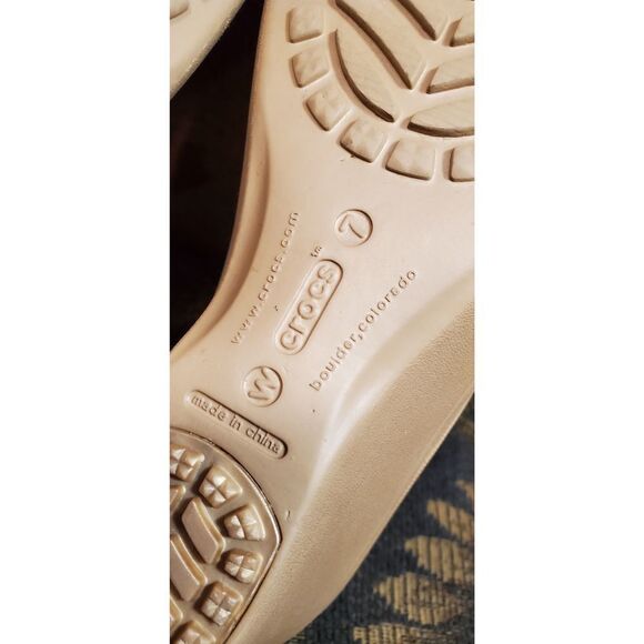 CROCS Women’s Gold and Espresso Frances Wedge Sandals Size 7 - Picture 5 of 8